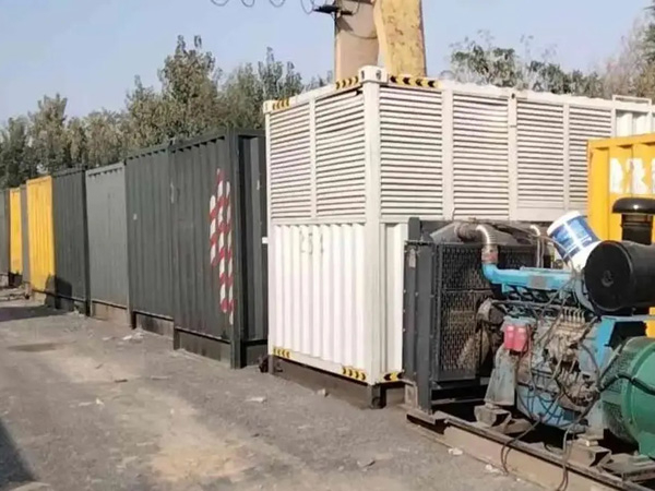 柳城200KW柴油发电机机组每小时油耗是多少？