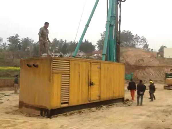 柳城如何判断水冷式机油散热器密封件是否需要更换？